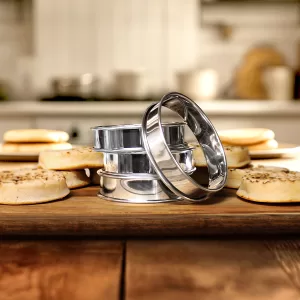 4 stainless-steel non-stick 10cm / 4in Crumpet Rings: