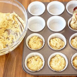 12 Cup Nonstick Muffin Tray  35 x 27 x 3.5cm  / 14 x 10½ x 1¼in